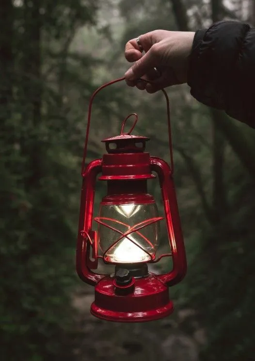 LED LANTERN - 9 IN